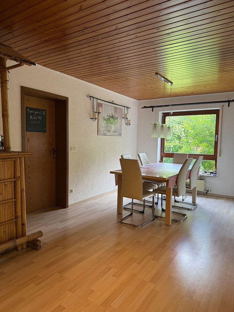 Predaj domu 148 m², pozemok 1.306 m², Mehrstetten, Bádensko-Wurttembersko Predaj domu 148 m², pozemok 1.306 m², Mehrstetten, Bádensko-Wurttembersko