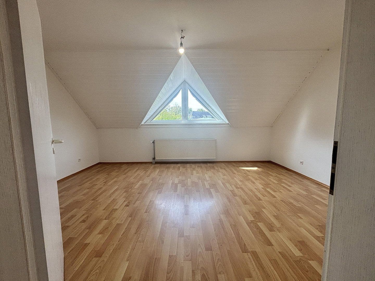 Prenájom bytu 4-izbový 129 m², Leopoldring 13 u. 13/1, Rastatt, Bádensko-Wurttembersko Prenájom bytu 4-izbový 129 m², Leopoldring 13 u. 13/1, Rastatt, Bádensko-Wurttembersko
