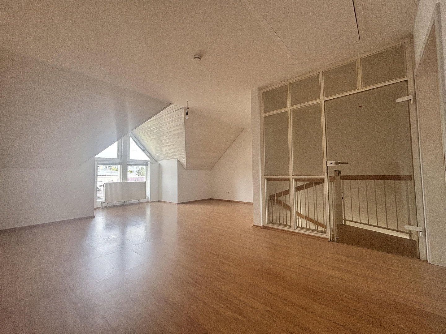 Prenájom bytu 4-izbový 129 m², Leopoldring 13 u. 13/1, Rastatt, Bádensko-Wurttembersko Prenájom bytu 4-izbový 129 m², Leopoldring 13 u. 13/1, Rastatt, Bádensko-Wurttembersko