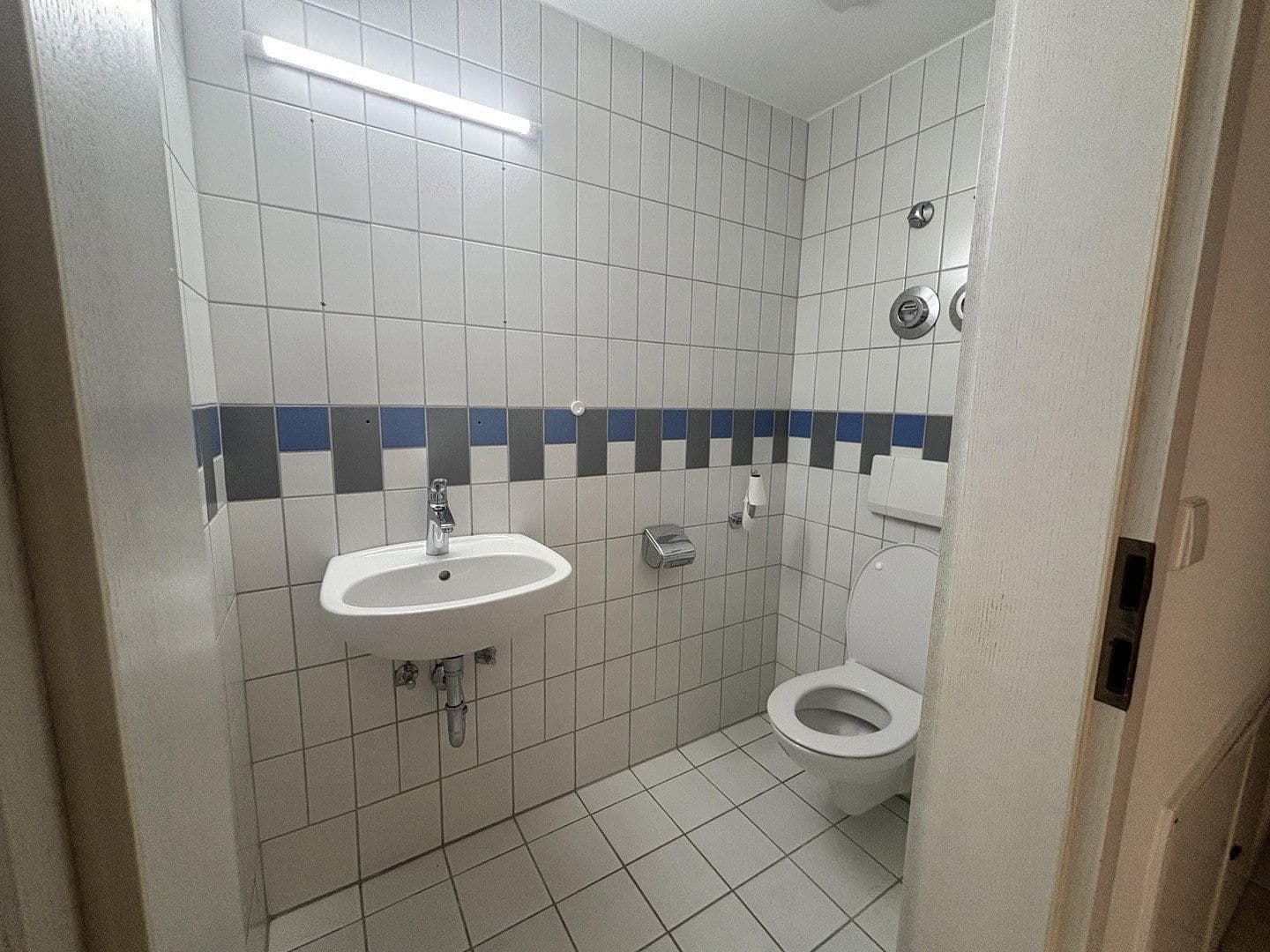 Prenájom bytu 4-izbový 129 m², Leopoldring 13 u. 13/1, Rastatt, Bádensko-Wurttembersko Prenájom bytu 4-izbový 129 m², Leopoldring 13 u. 13/1, Rastatt, Bádensko-Wurttembersko