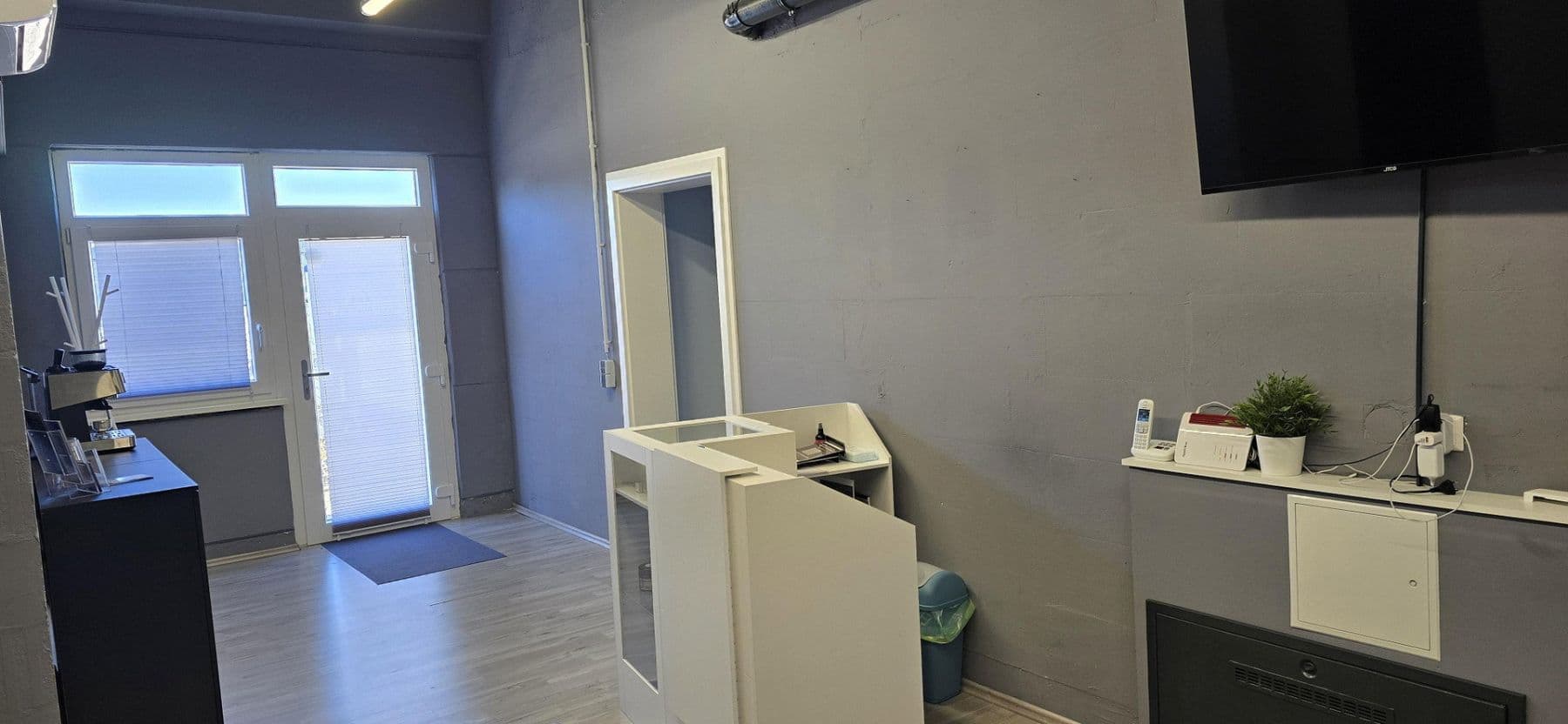 Prenájom kancelárie 62 m², Baden-Baden, Bádensko-Wurttembersko Prenájom kancelárie 62 m², Baden-Baden, Bádensko-Wurttembersko