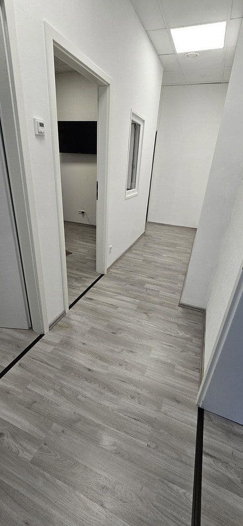 Prenájom kancelárie 62 m², Baden-Baden, Bádensko-Wurttembersko Prenájom kancelárie 62 m², Baden-Baden, Bádensko-Wurttembersko