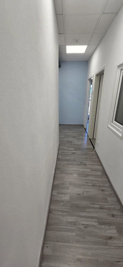 Prenájom kancelárie 62 m², Baden-Baden, Bádensko-Wurttembersko Prenájom kancelárie 62 m², Baden-Baden, Bádensko-Wurttembersko
