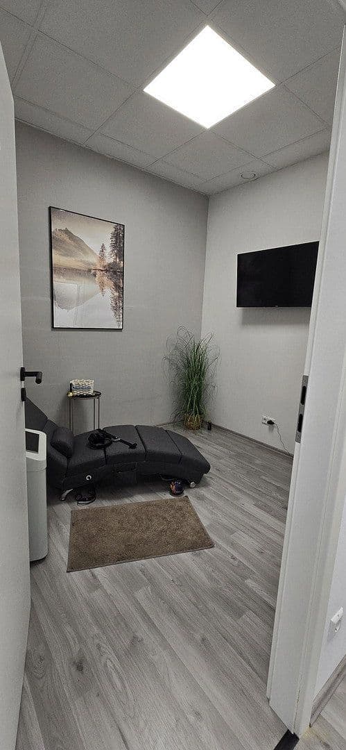 Prenájom kancelárie 62 m², Baden-Baden, Bádensko-Wurttembersko Prenájom kancelárie 62 m², Baden-Baden, Bádensko-Wurttembersko