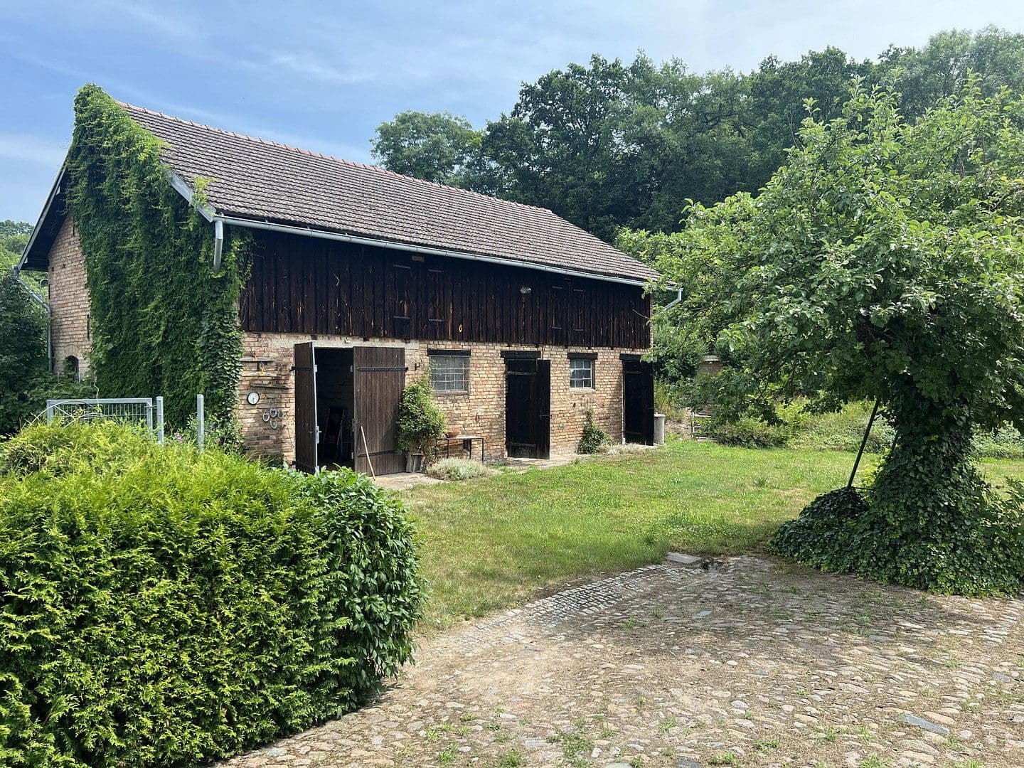 Predaj domu 160 m², pozemok 1.900 m², Angermünder Straße 28, Oderberg, Brandenbursko Predaj domu 160 m², pozemok 1.900 m², Angermünder Straße 28, Oderberg, Brandenbursko