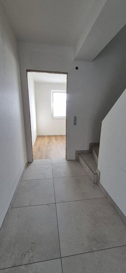 Prenájom domu 150 m², pozemok 176 m², Helmut-Kohl-Straße 30, Niederzier, Severné Porýnie - Westfálsko Prenájom domu 150 m², pozemok 176 m², Helmut-Kohl-Straße 30, Niederzier, Severné Porýnie - Westfálsko
