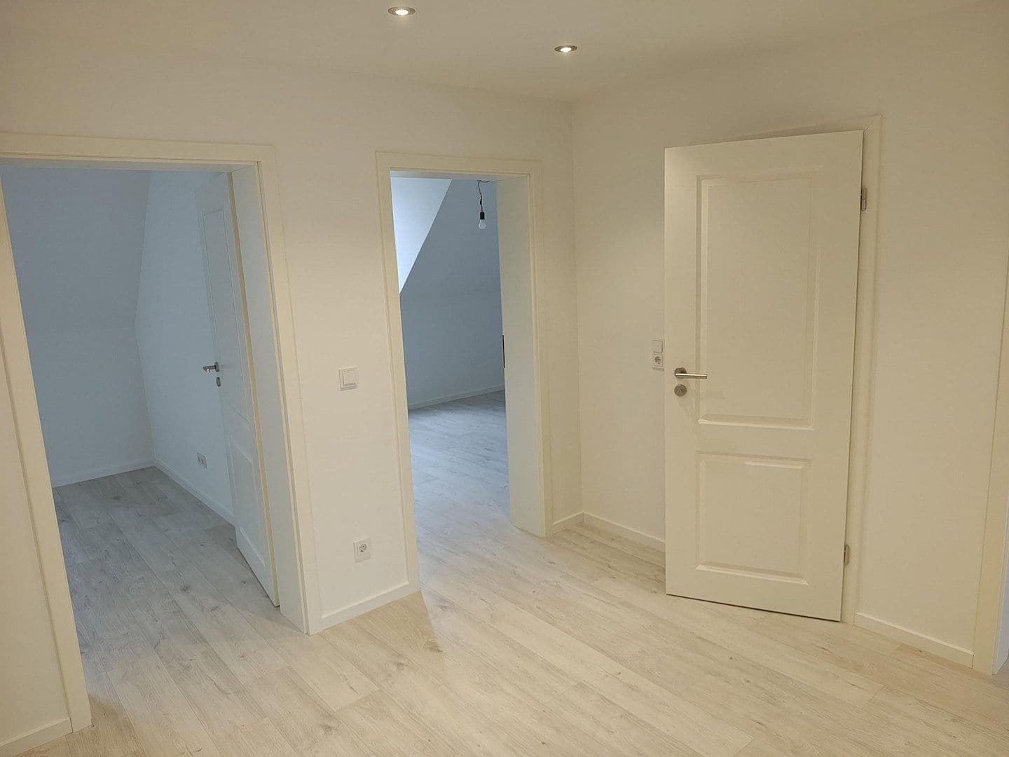 Prenájom bytu 3-izbový 66 m², Schießstättstr. x, München, Bavorsko Prenájom bytu 3-izbový 66 m², Schießstättstr. x, München, Bavorsko
