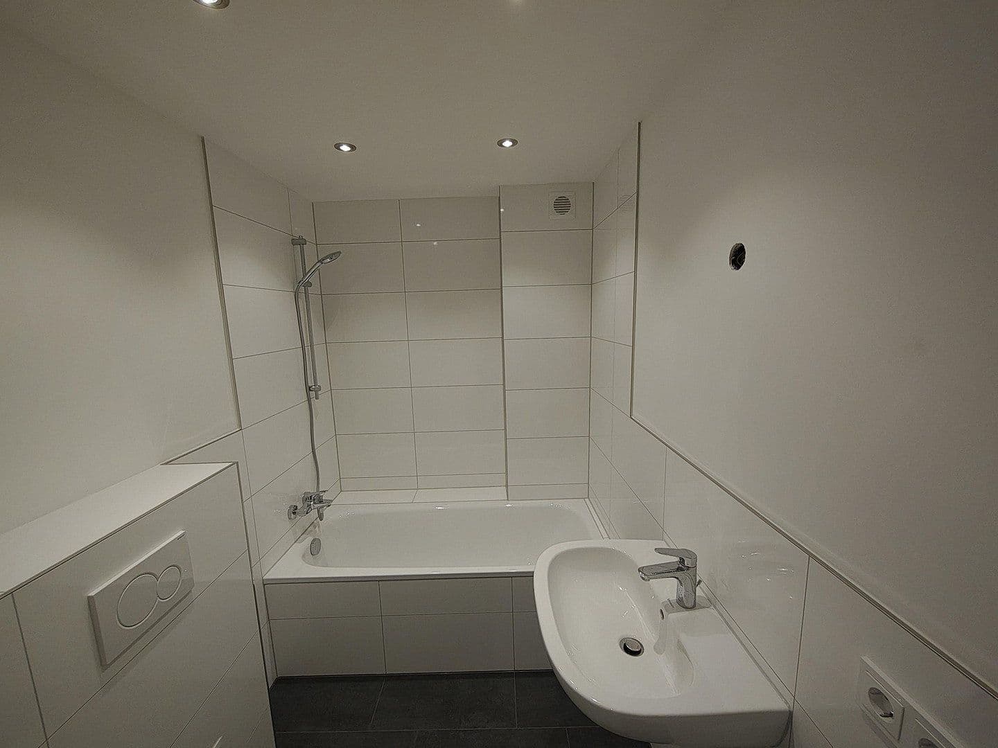 Prenájom bytu 3-izbový 66 m², Schießstättstr. x, München, Bavorsko Prenájom bytu 3-izbový 66 m², Schießstättstr. x, München, Bavorsko