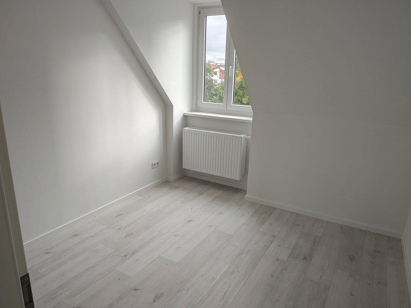 Prenájom bytu 3-izbový 66 m², Schießstättstr. x, München, Bavorsko Prenájom bytu 3-izbový 66 m², Schießstättstr. x, München, Bavorsko