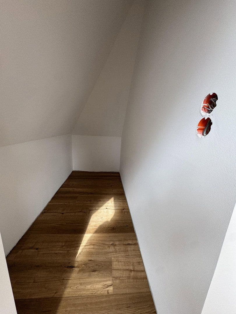 Prenájom bytu 3-izbový 95 m², Glauchau, Sasko Prenájom bytu 3-izbový 95 m², Glauchau, Sasko