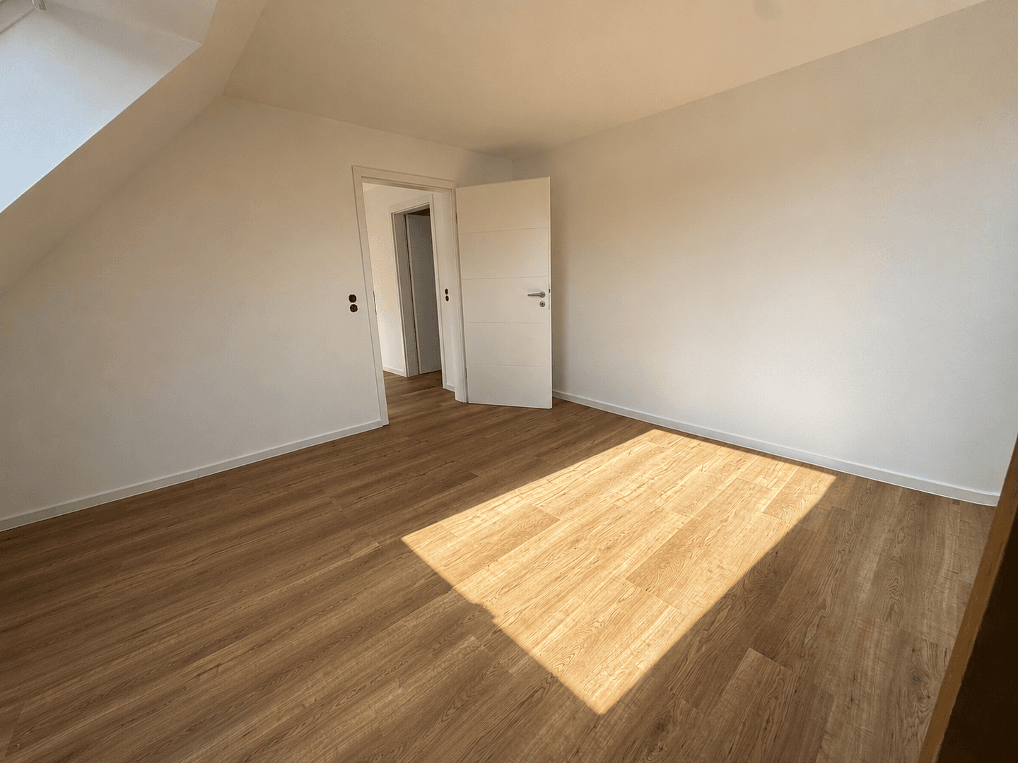 Prenájom bytu 3-izbový 95 m², Glauchau, Sasko Prenájom bytu 3-izbový 95 m², Glauchau, Sasko