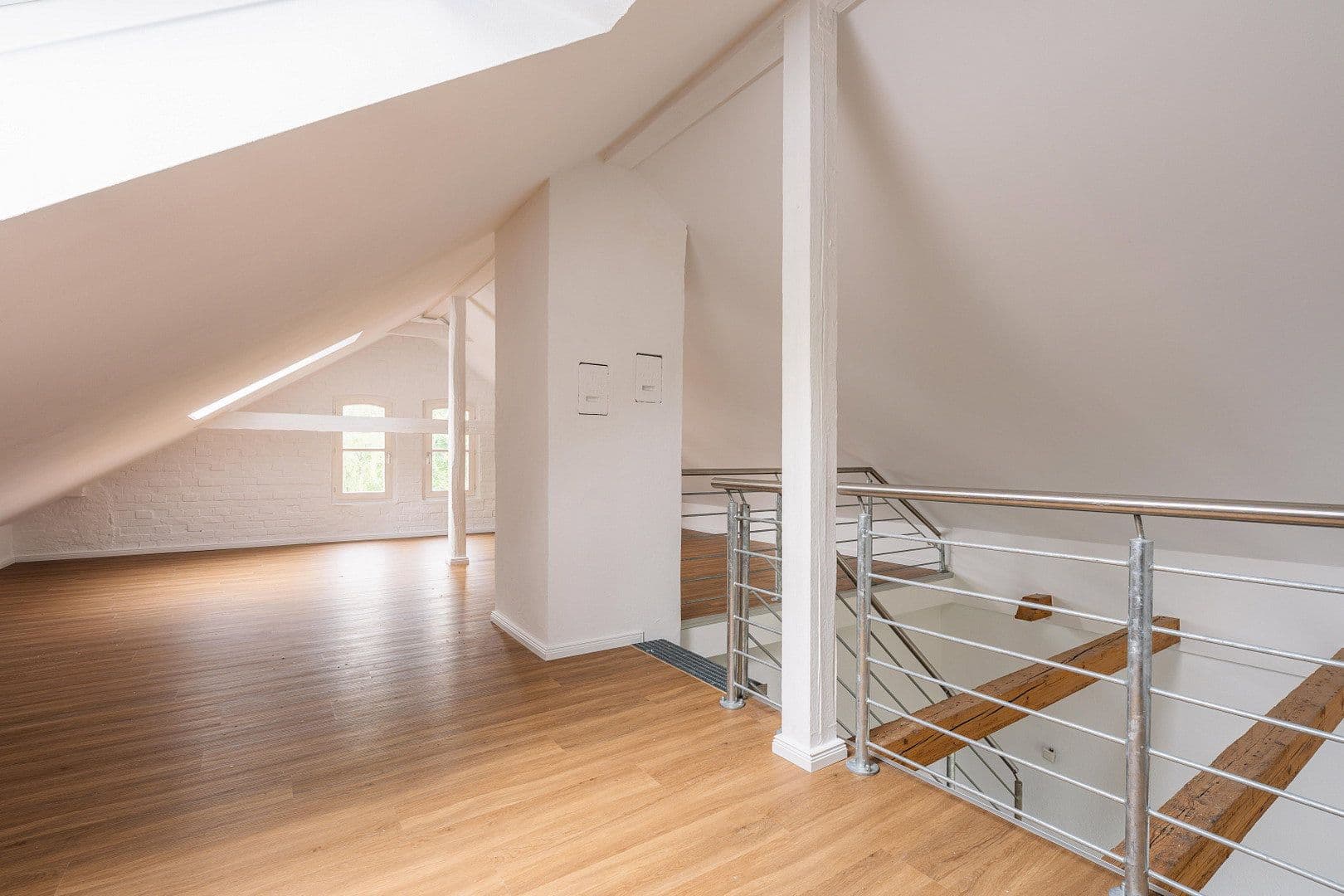 Prenájom bytu 2-izbový 113 m², Delmenhorst, Dolné Sasko Prenájom bytu 2-izbový 113 m², Delmenhorst, Dolné Sasko