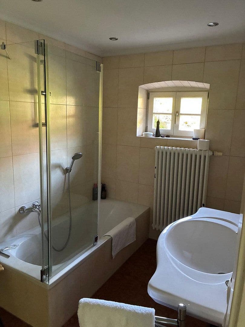 Prenájom domu 140 m², pozemok 1.500 m², Rottach Egern, Bavorsko Prenájom domu 140 m², pozemok 1.500 m², Rottach Egern, Bavorsko