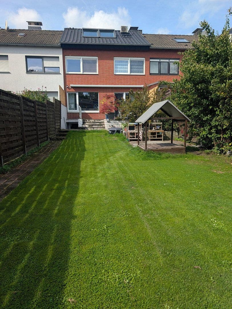 Predaj domu 96 m², pozemok 250 m², Dinslaken, Severné Porýnie - Westfálsko Predaj domu 96 m², pozemok 250 m², Dinslaken, Severné Porýnie - Westfálsko