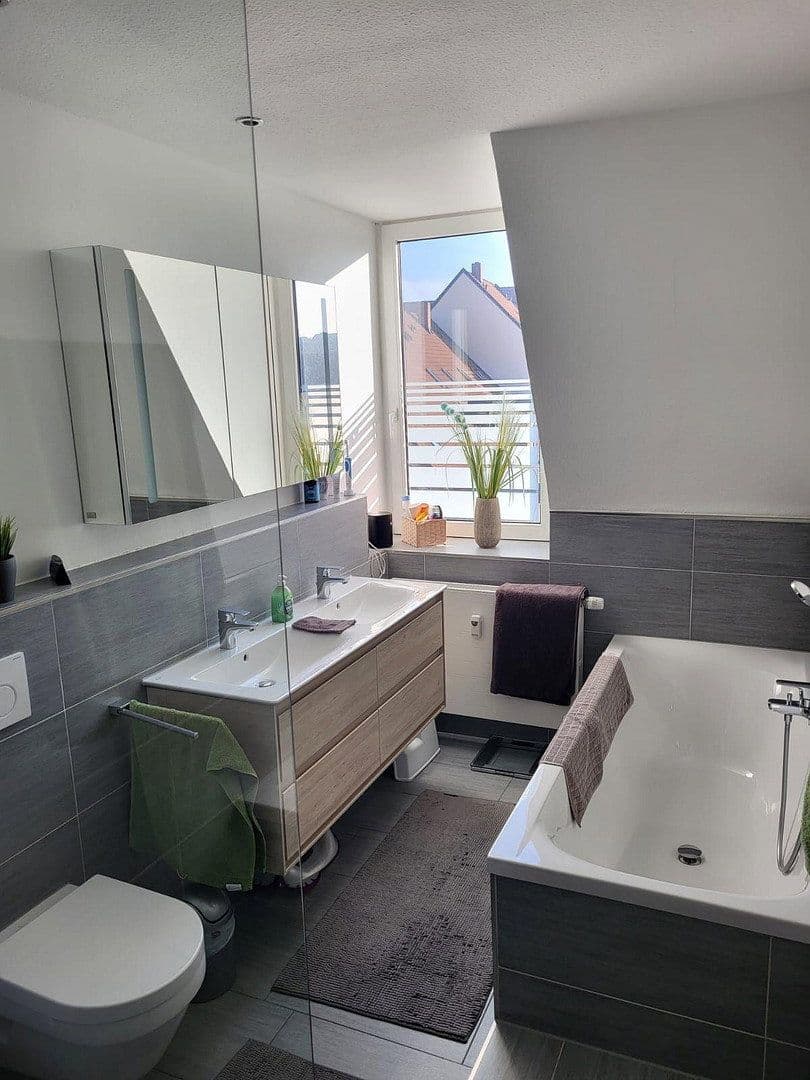 Prenájom bytu 3-izbový 93 m², Heroldstrasse 8, Nürnberg, Bavorsko Prenájom bytu 3-izbový 93 m², Heroldstrasse 8, Nürnberg, Bavorsko