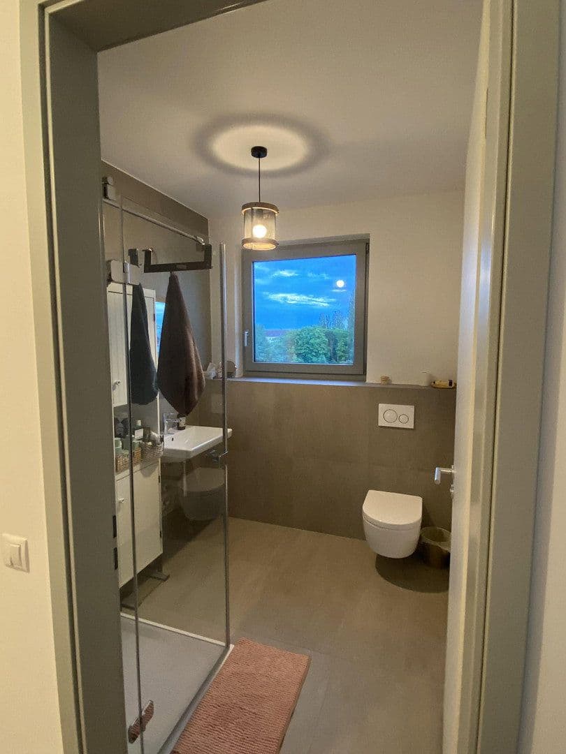 Predaj bytu 4-izbový 106 m², Konrad-Wolf-Str. 90, Berlin, Berlín Predaj bytu 4-izbový 106 m², Konrad-Wolf-Str. 90, Berlin, Berlín