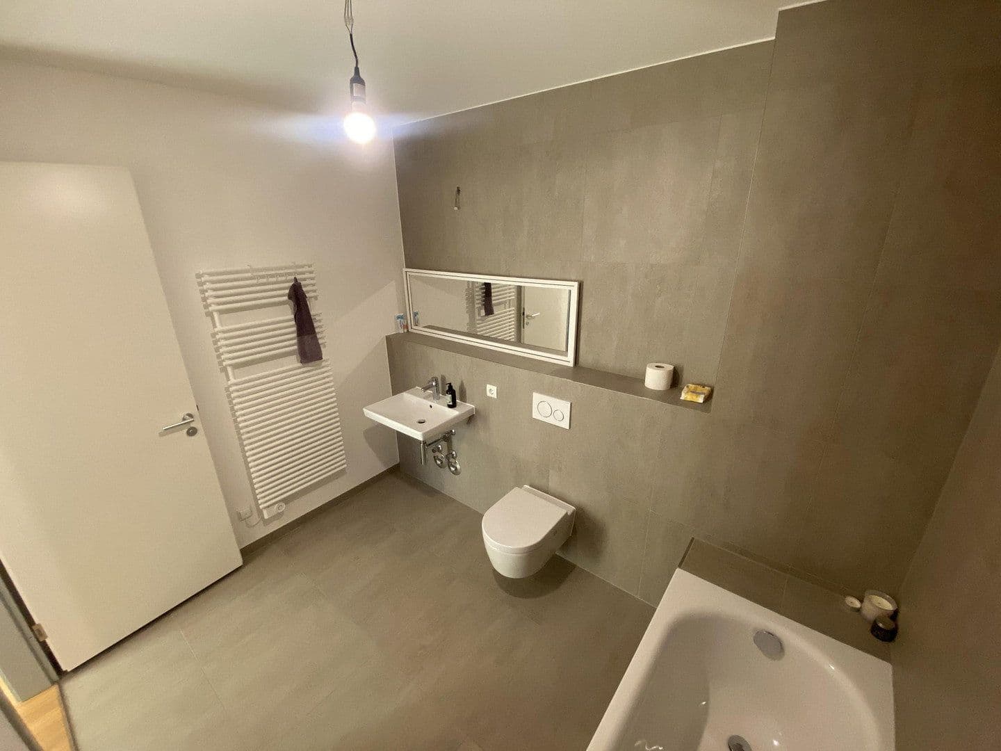Predaj bytu 4-izbový 106 m², Konrad-Wolf-Str. 90, Berlin, Berlín Predaj bytu 4-izbový 106 m², Konrad-Wolf-Str. 90, Berlin, Berlín