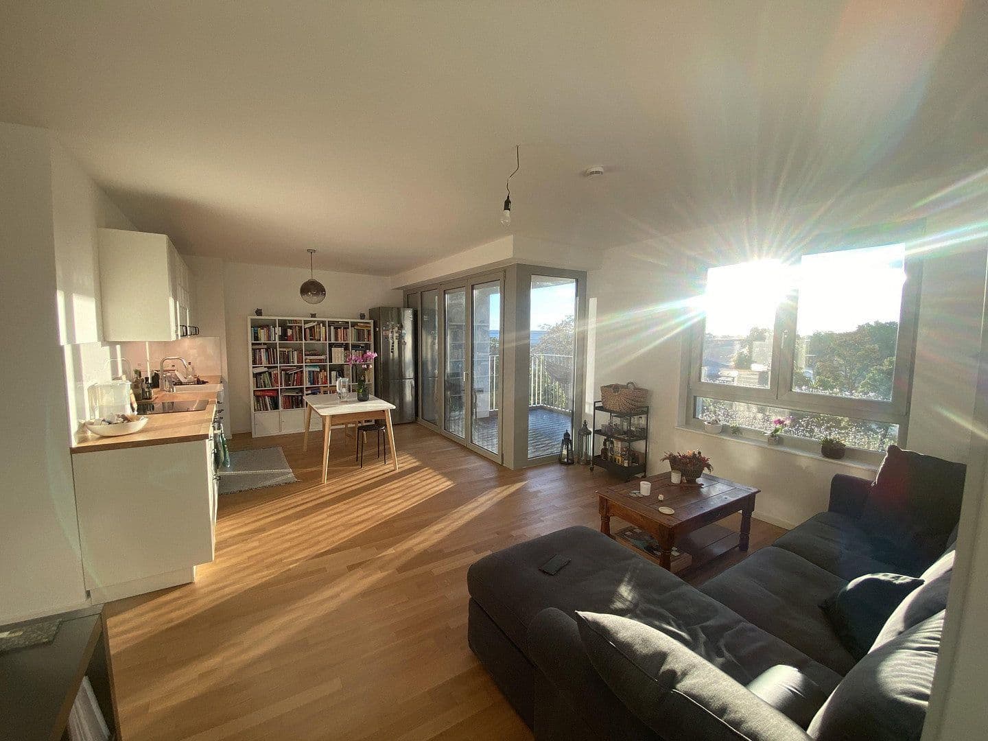 Predaj bytu 4-izbový 106 m², Konrad-Wolf-Str. 90, Berlin, Berlín Predaj bytu 4-izbový 106 m², Konrad-Wolf-Str. 90, Berlin, Berlín