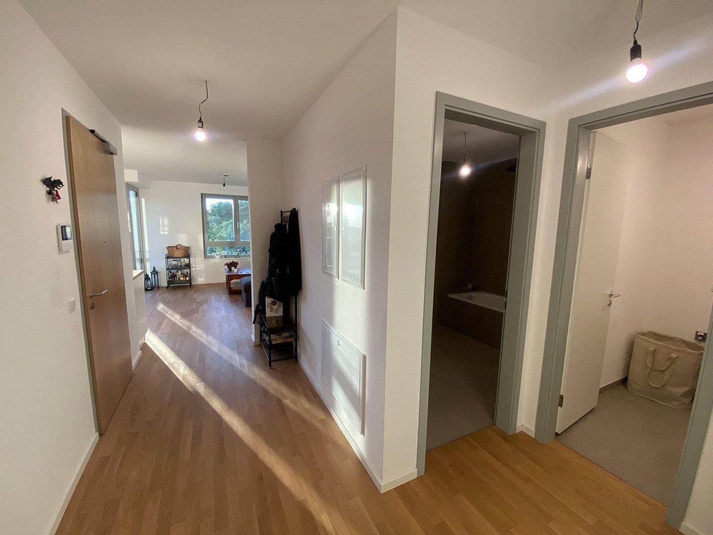 Predaj bytu 4-izbový 106 m², Konrad-Wolf-Str. 90, Berlin, Berlín Predaj bytu 4-izbový 106 m², Konrad-Wolf-Str. 90, Berlin, Berlín