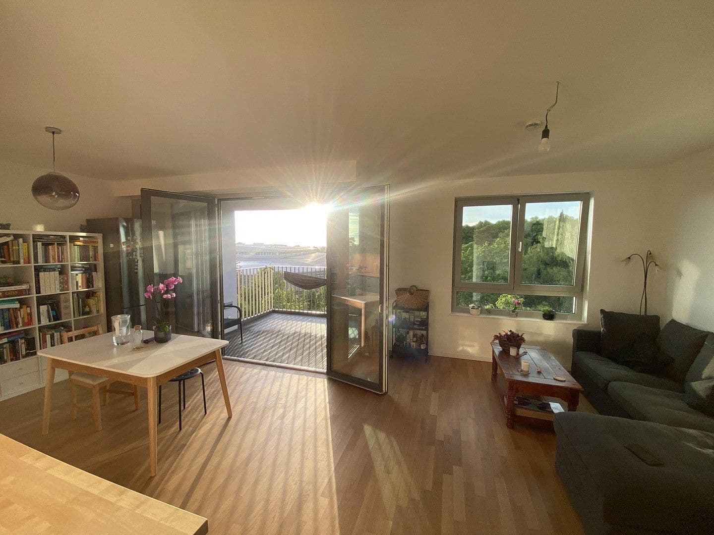 Predaj bytu 4-izbový 106 m², Konrad-Wolf-Str. 90, Berlin, Berlín Predaj bytu 4-izbový 106 m², Konrad-Wolf-Str. 90, Berlin, Berlín