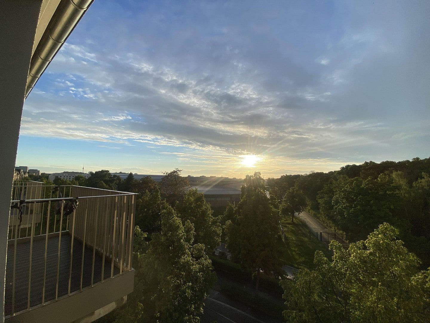 Predaj bytu 4-izbový 106 m², Konrad-Wolf-Str. 90, Berlin, Berlín Predaj bytu 4-izbový 106 m², Konrad-Wolf-Str. 90, Berlin, Berlín