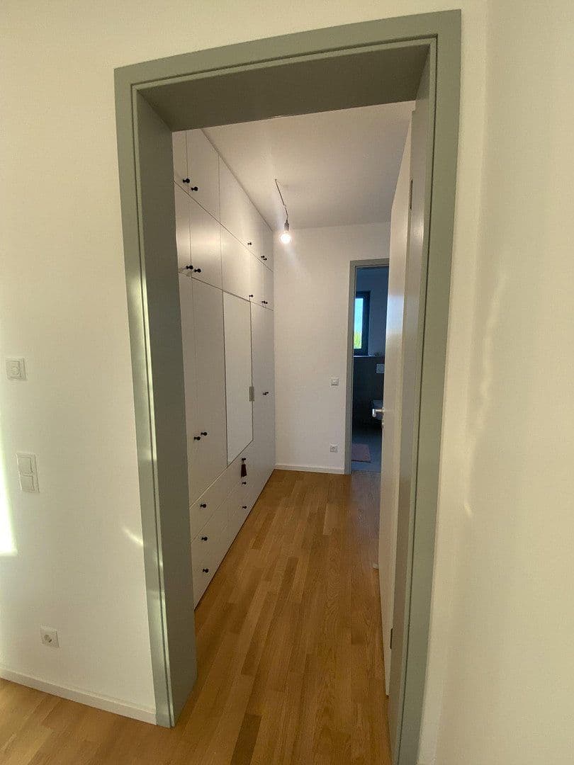 Predaj bytu 4-izbový 106 m², Konrad-Wolf-Str. 90, Berlin, Berlín Predaj bytu 4-izbový 106 m², Konrad-Wolf-Str. 90, Berlin, Berlín