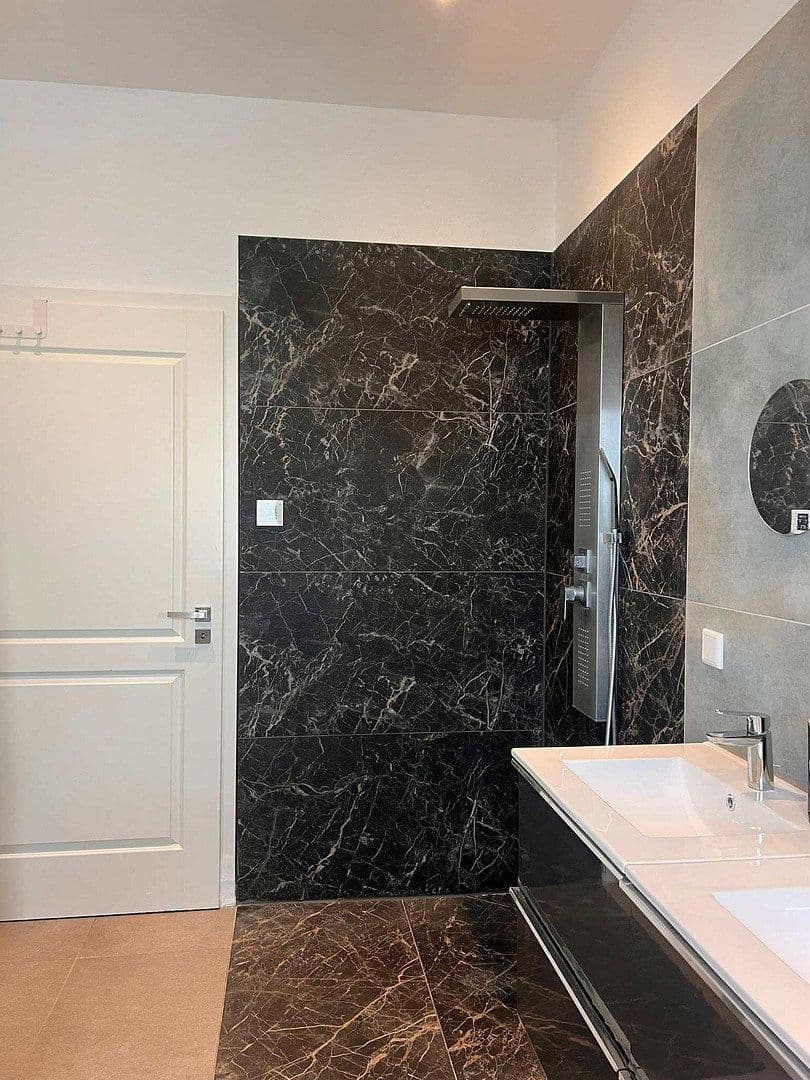 Predaj domu 378 m², pozemok 770 m², Butzbach, Hesensko Predaj domu 378 m², pozemok 770 m², Butzbach, Hesensko