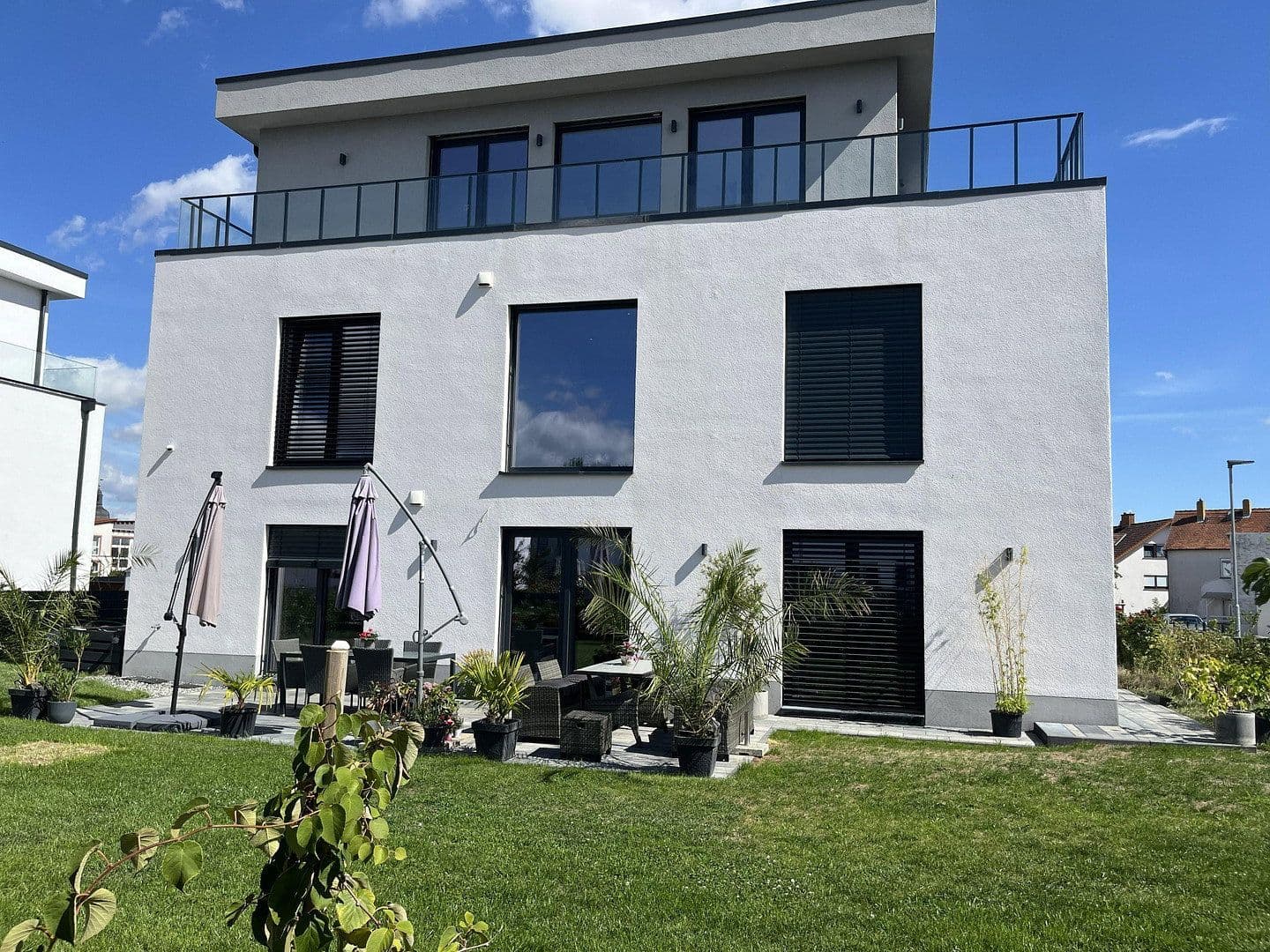 Predaj domu 378 m², pozemok 770 m², Butzbach, Hesensko Predaj domu 378 m², pozemok 770 m², Butzbach, Hesensko
