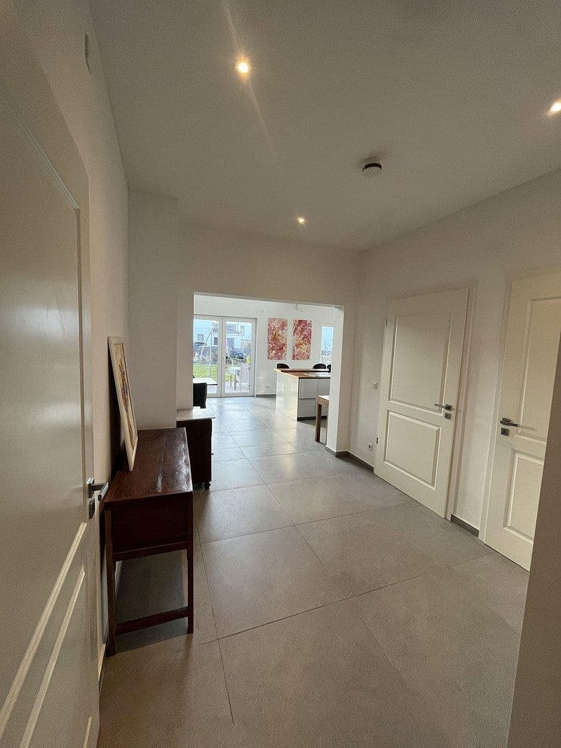 Predaj domu 378 m², pozemok 770 m², Butzbach, Hesensko Predaj domu 378 m², pozemok 770 m², Butzbach, Hesensko