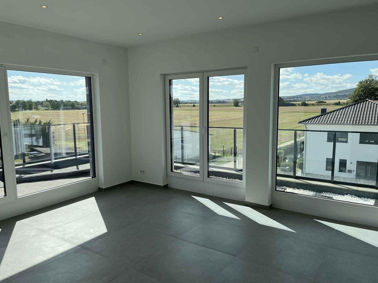 Predaj domu 378 m², pozemok 770 m², Butzbach, Hesensko Predaj domu 378 m², pozemok 770 m², Butzbach, Hesensko