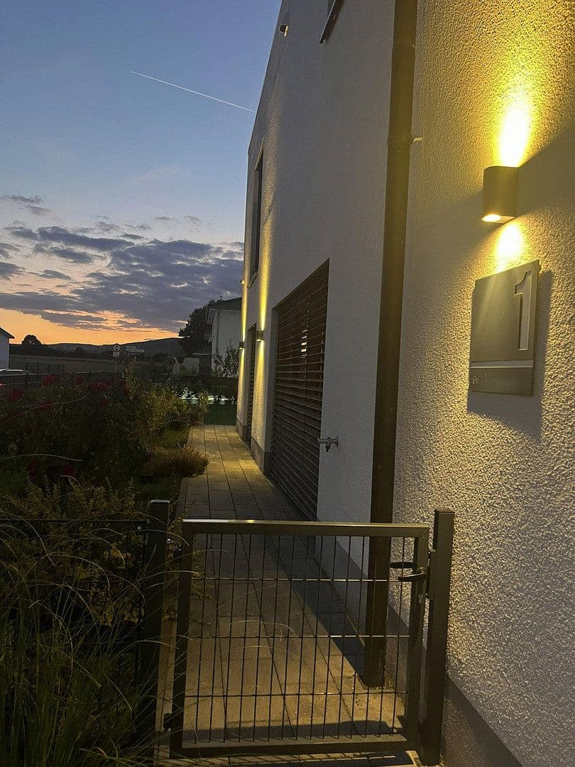 Predaj domu 378 m², pozemok 770 m², Butzbach, Hesensko Predaj domu 378 m², pozemok 770 m², Butzbach, Hesensko