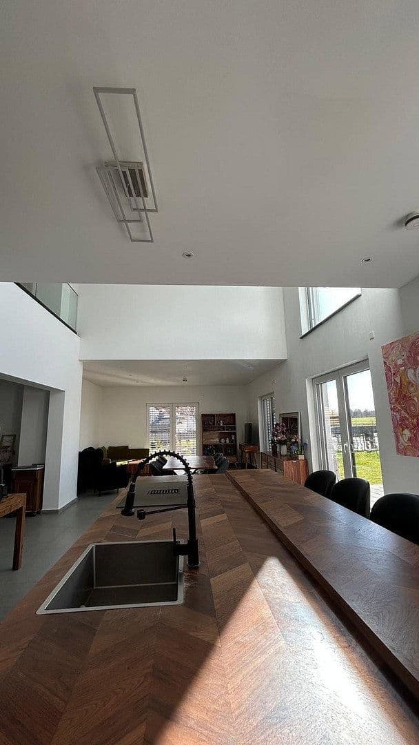 Predaj domu 378 m², pozemok 770 m², Butzbach, Hesensko Predaj domu 378 m², pozemok 770 m², Butzbach, Hesensko