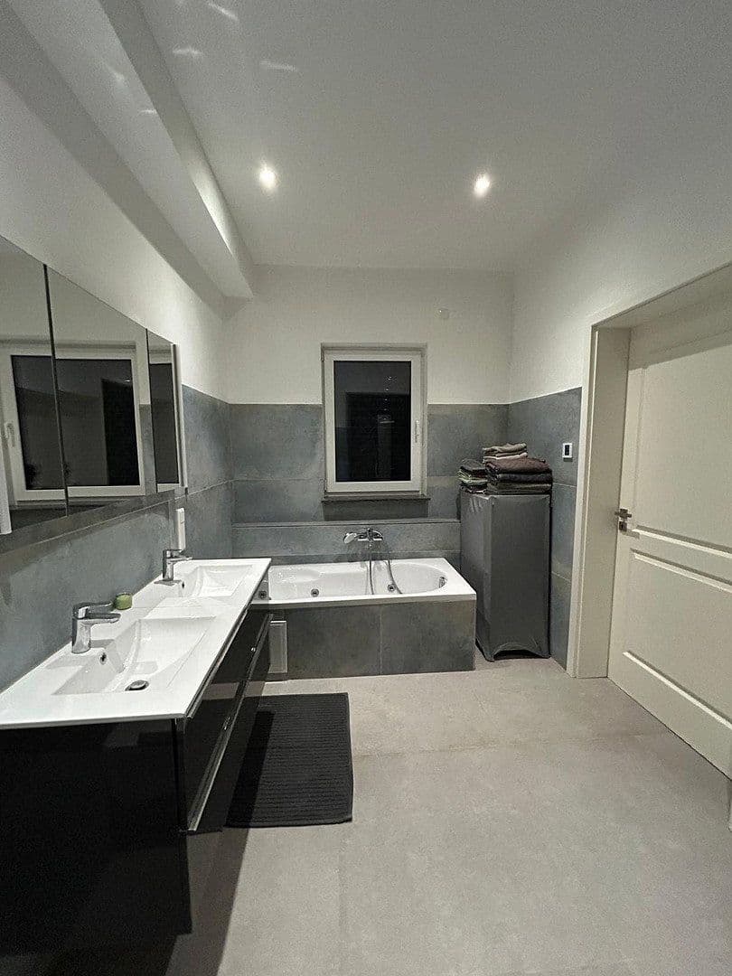 Predaj domu 378 m², pozemok 770 m², Butzbach, Hesensko Predaj domu 378 m², pozemok 770 m², Butzbach, Hesensko