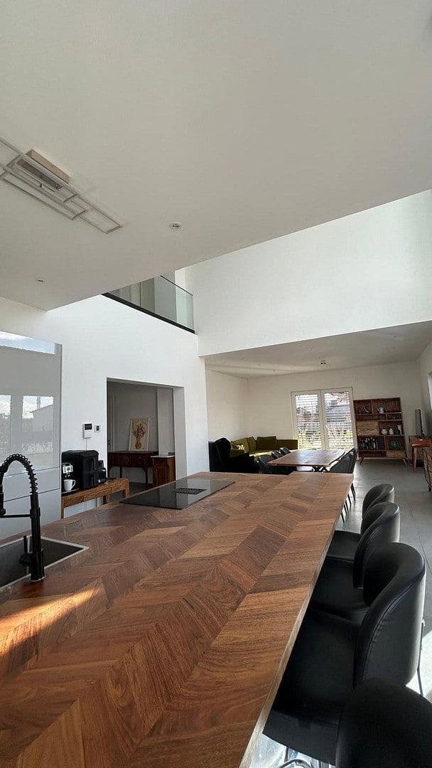 Predaj domu 378 m², pozemok 770 m², Butzbach, Hesensko Predaj domu 378 m², pozemok 770 m², Butzbach, Hesensko