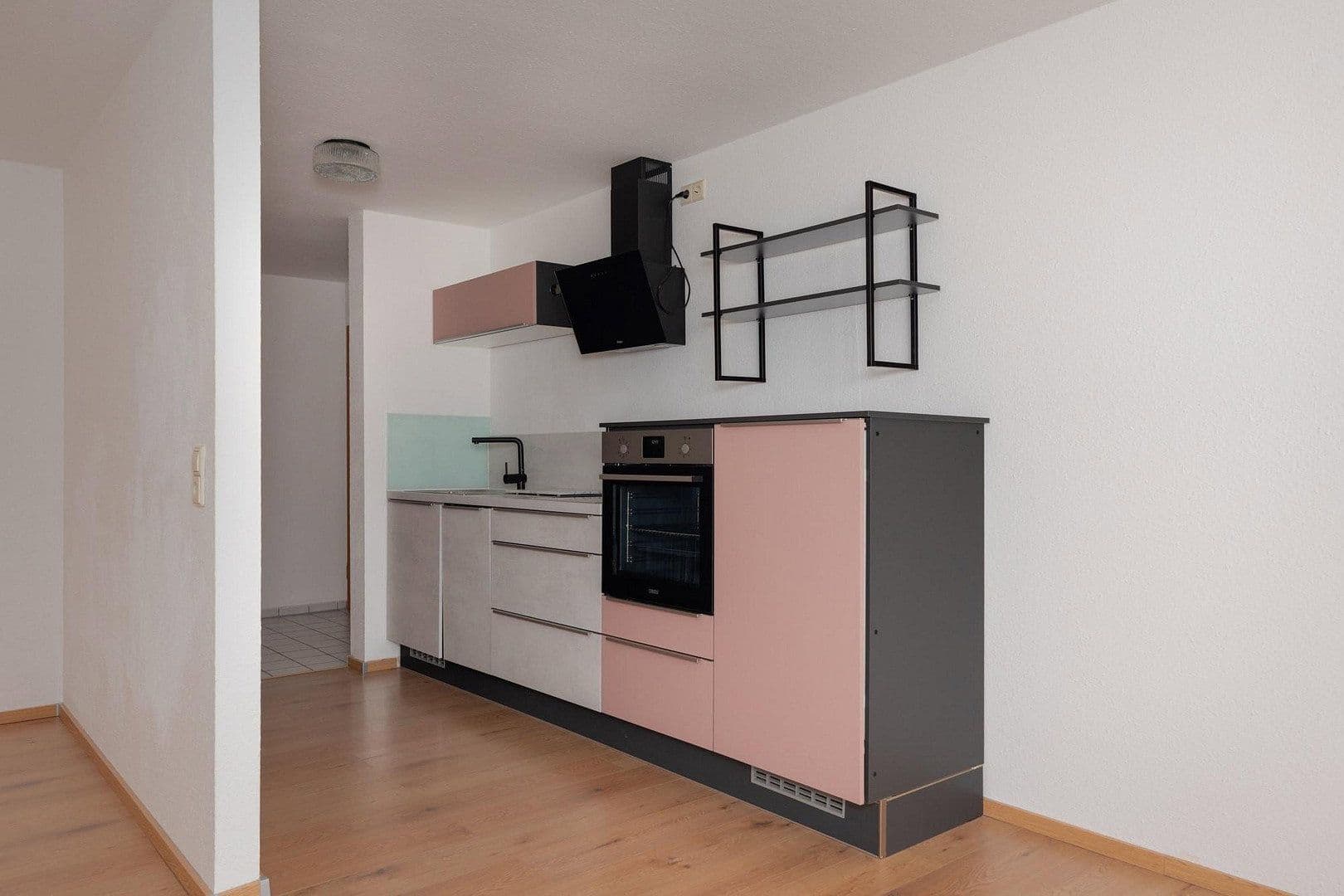 Prenájom bytu 1-izbový 39 m², Laupheim, Bádensko-Wurttembersko Prenájom bytu 1-izbový 39 m², Laupheim, Bádensko-Wurttembersko
