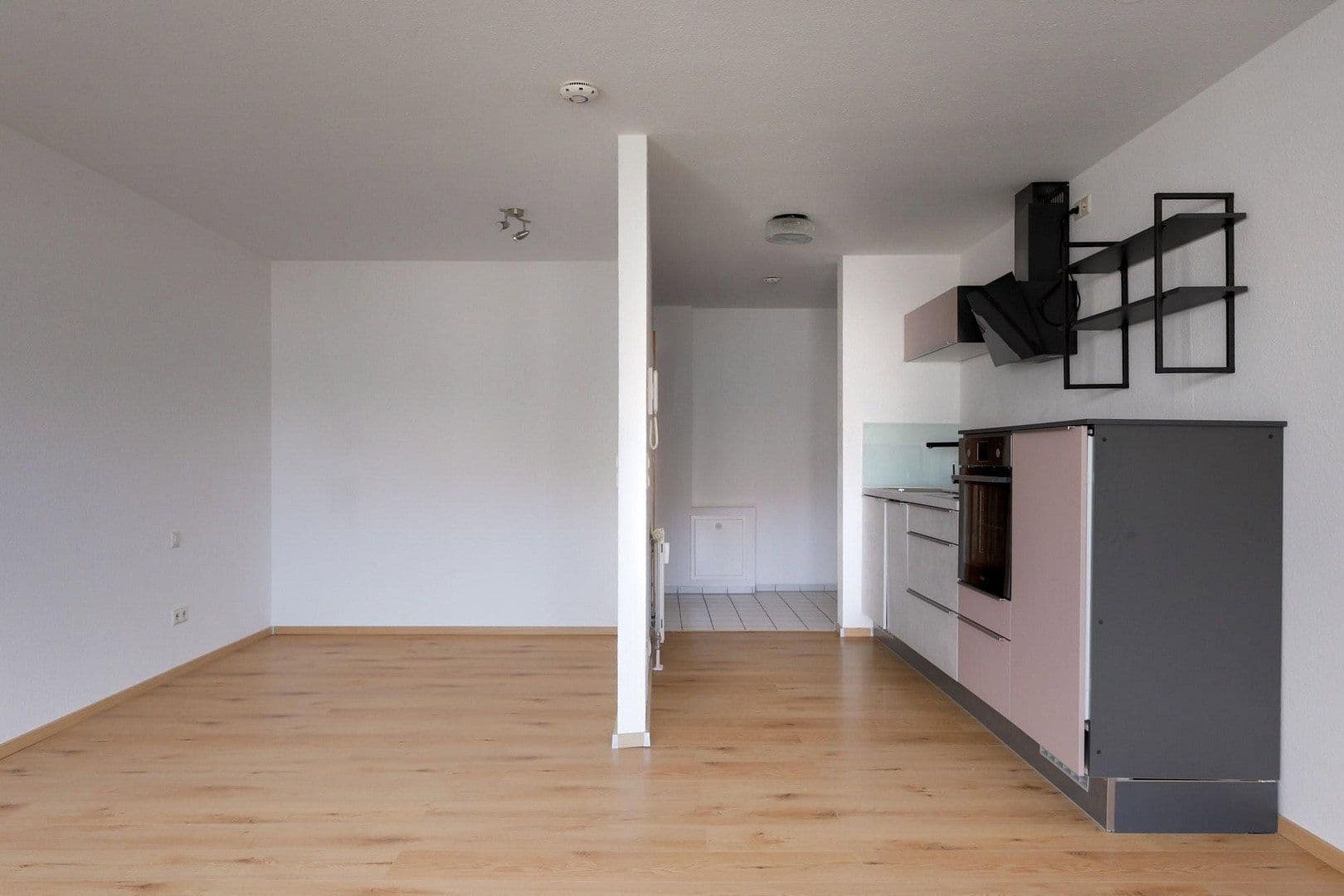 Prenájom bytu 1-izbový 39 m², Laupheim, Bádensko-Wurttembersko Prenájom bytu 1-izbový 39 m², Laupheim, Bádensko-Wurttembersko
