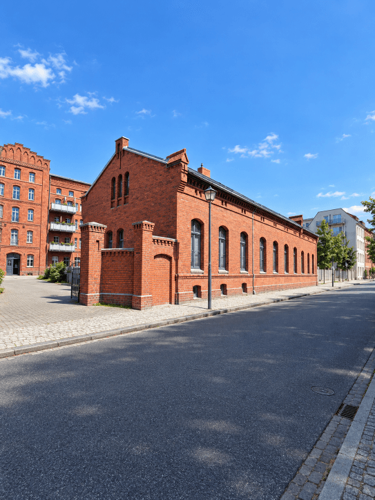 Predaj domu 2.159 m², pozemok 2.809 m², Kirchhofstraße 14a/14b, Brandenburg an der Havel, Brandenbursko Predaj domu 2.159 m², pozemok 2.809 m², Kirchhofstraße 14a/14b, Brandenburg an der Havel, Brandenbursko