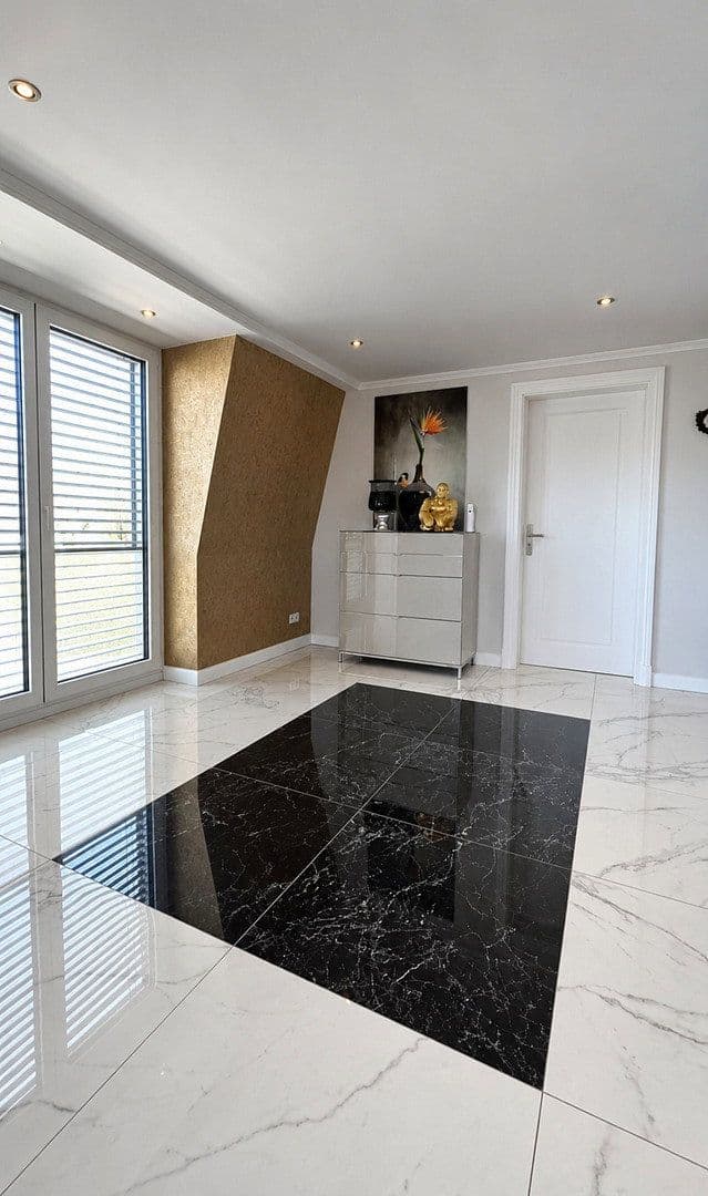 Predaj domu 250 m², pozemok 1.340 m², Oschersleben, Sasko-Anhaltsko Predaj domu 250 m², pozemok 1.340 m², Oschersleben, Sasko-Anhaltsko