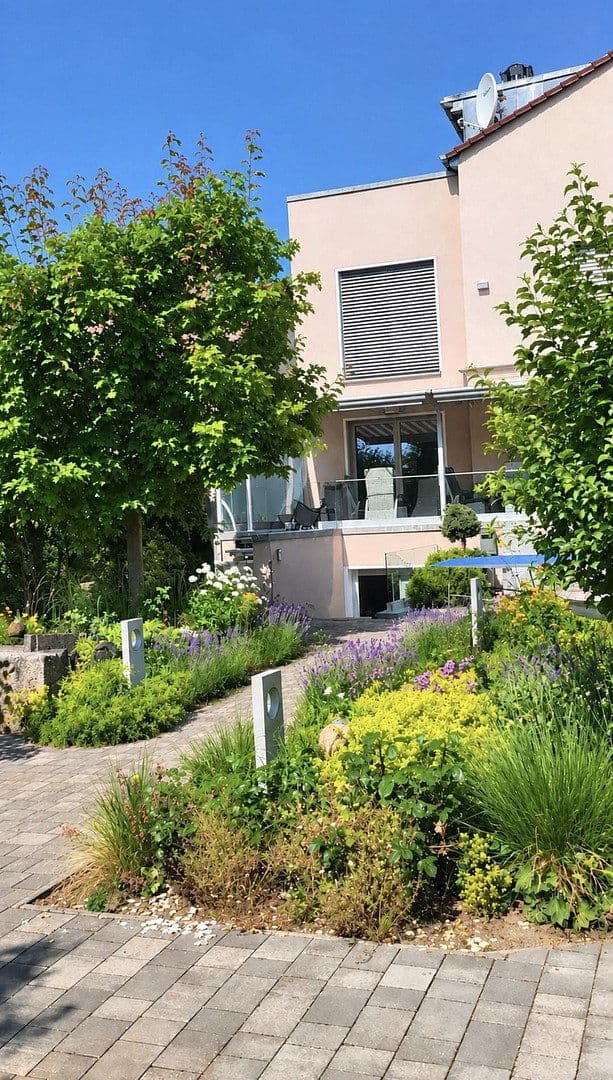 Predaj domu 250 m², pozemok 1.340 m², Oschersleben, Sasko-Anhaltsko Predaj domu 250 m², pozemok 1.340 m², Oschersleben, Sasko-Anhaltsko