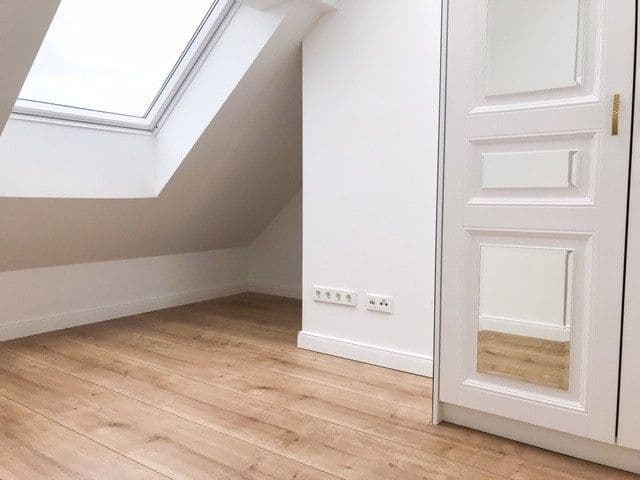 Prenájom bytu 5-izbový 181 m², Caspar-Theyß-Straße 9, Berlin, Berlín Prenájom bytu 5-izbový 181 m², Caspar-Theyß-Straße 9, Berlin, Berlín