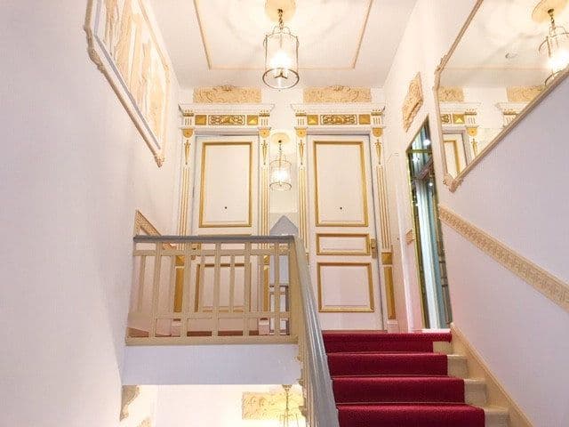 Prenájom bytu 5-izbový 181 m², Caspar-Theyß-Straße 9, Berlin, Berlín Prenájom bytu 5-izbový 181 m², Caspar-Theyß-Straße 9, Berlin, Berlín