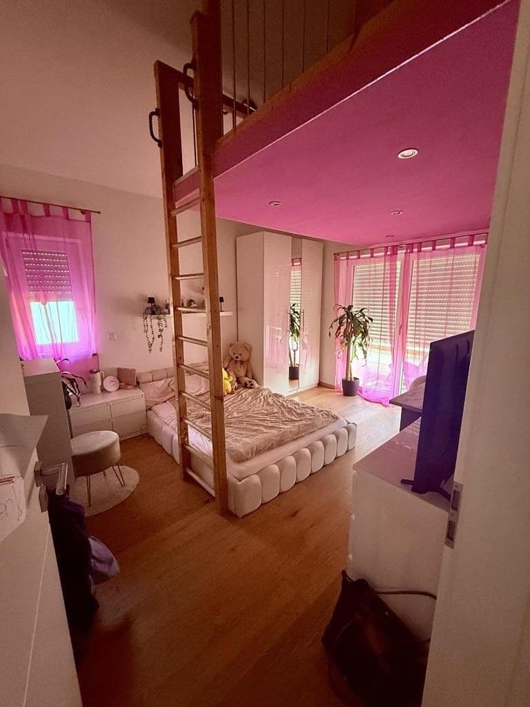 Predaj domu 195 m², pozemok 316 m², Brunnthal, Bavorsko Predaj domu 195 m², pozemok 316 m², Brunnthal, Bavorsko