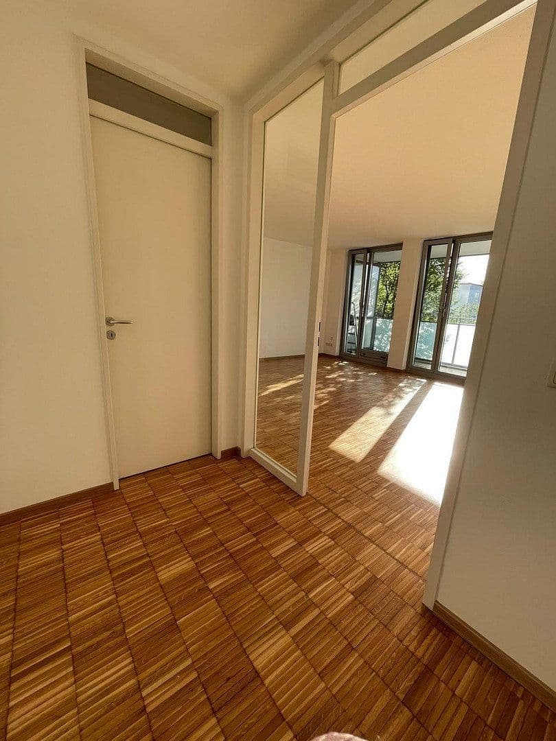 Prenájom bytu 2-izbový 57 m², München, Bavorsko Prenájom bytu 2-izbový 57 m², München, Bavorsko