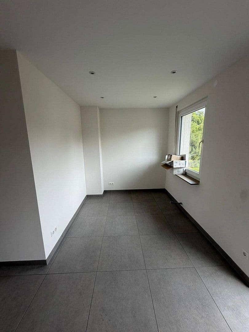 Prenájom bytu 3-izbový 75 m², Pforzheim, Bádensko-Wurttembersko Prenájom bytu 3-izbový 75 m², Pforzheim, Bádensko-Wurttembersko