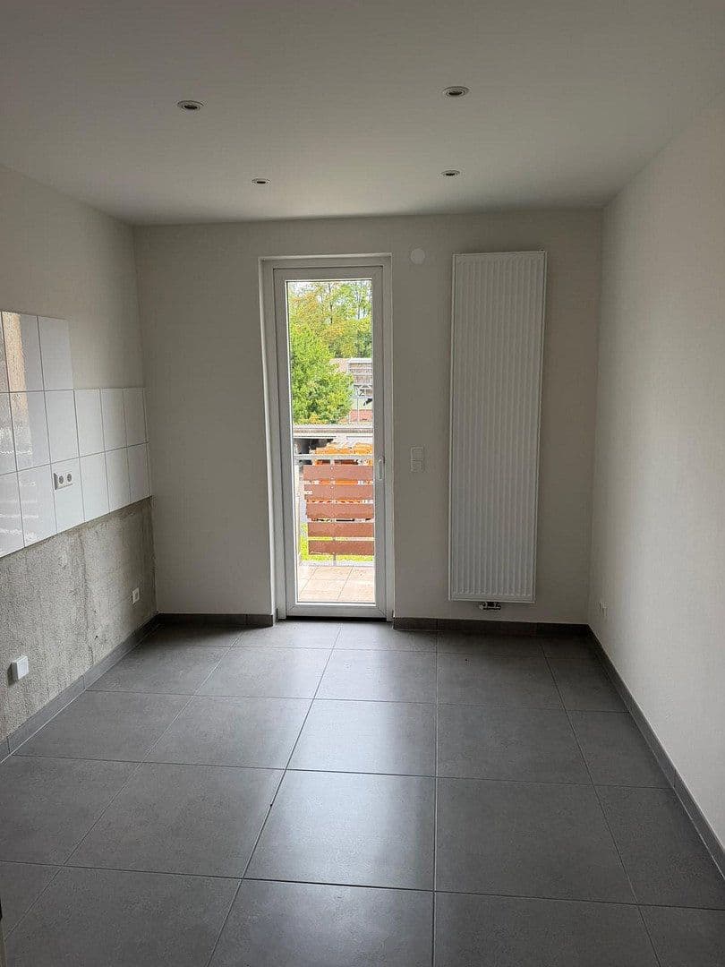 Prenájom bytu 3-izbový 75 m², Pforzheim, Bádensko-Wurttembersko Prenájom bytu 3-izbový 75 m², Pforzheim, Bádensko-Wurttembersko