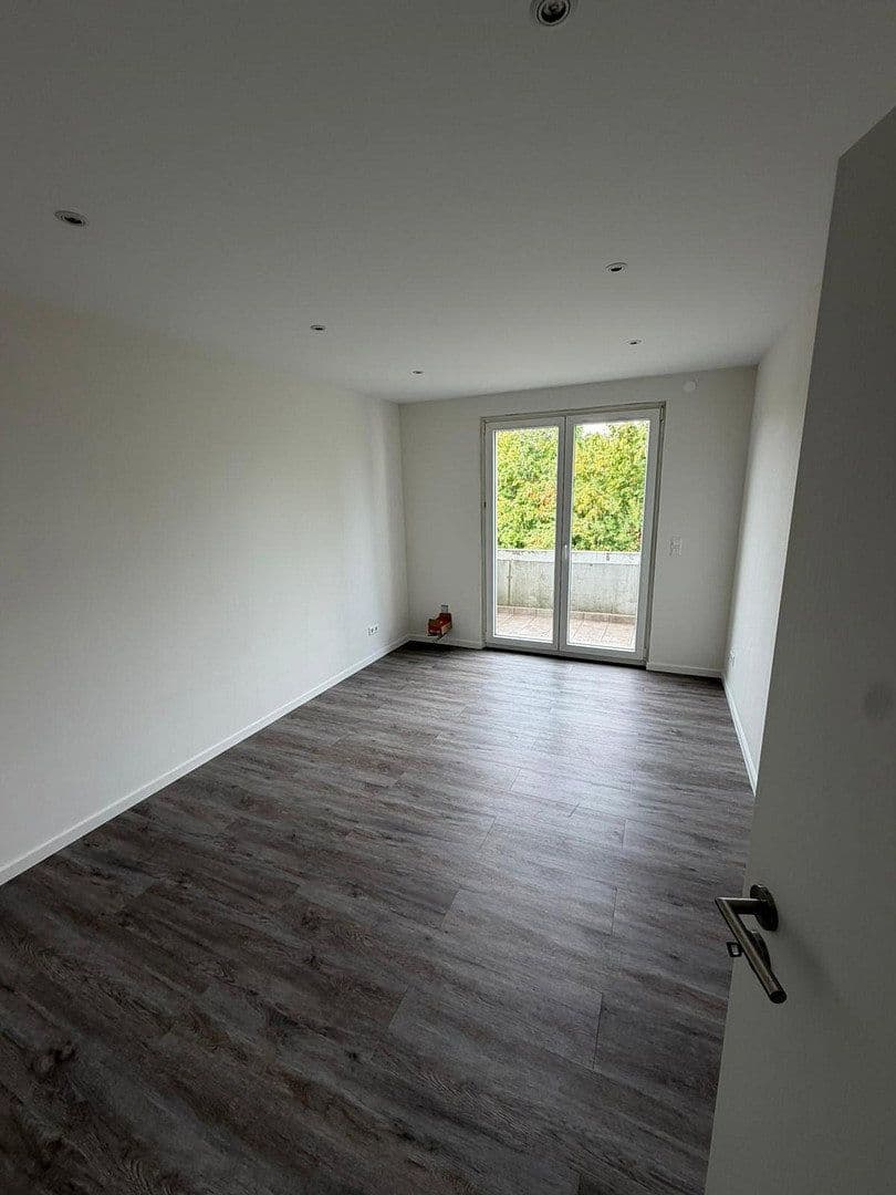 Prenájom bytu 3-izbový 75 m², Pforzheim, Bádensko-Wurttembersko Prenájom bytu 3-izbový 75 m², Pforzheim, Bádensko-Wurttembersko