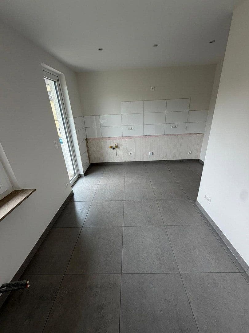 Prenájom bytu 3-izbový 75 m², Pforzheim, Bádensko-Wurttembersko Prenájom bytu 3-izbový 75 m², Pforzheim, Bádensko-Wurttembersko
