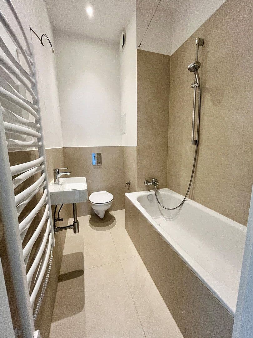 Prenájom bytu 3-izbový 58 m², Schöneberger Straße 9, Berlin, Berlín Prenájom bytu 3-izbový 58 m², Schöneberger Straße 9, Berlin, Berlín