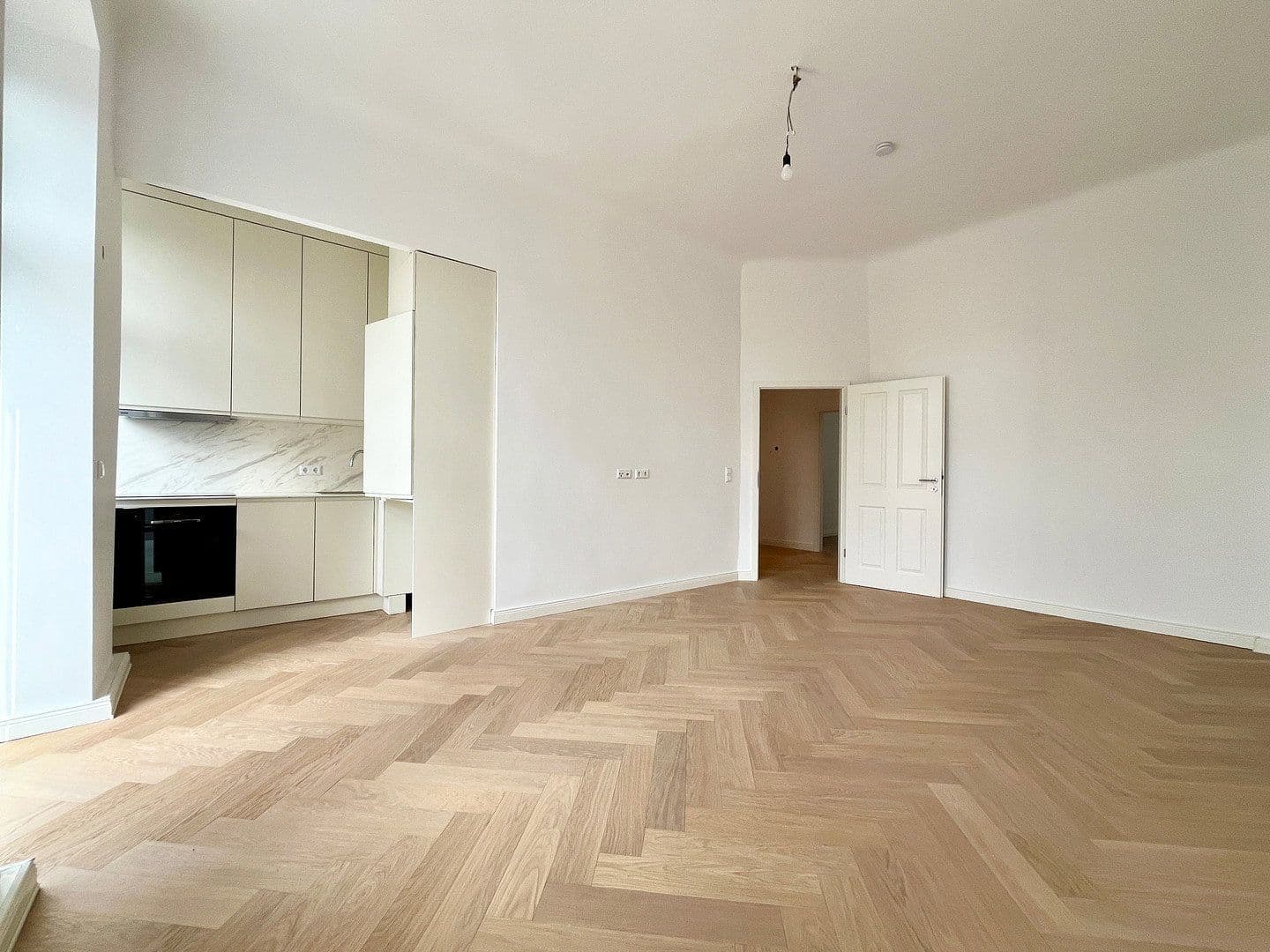 Prenájom bytu 3-izbový 58 m², Schöneberger Straße 9, Berlin, Berlín Prenájom bytu 3-izbový 58 m², Schöneberger Straße 9, Berlin, Berlín