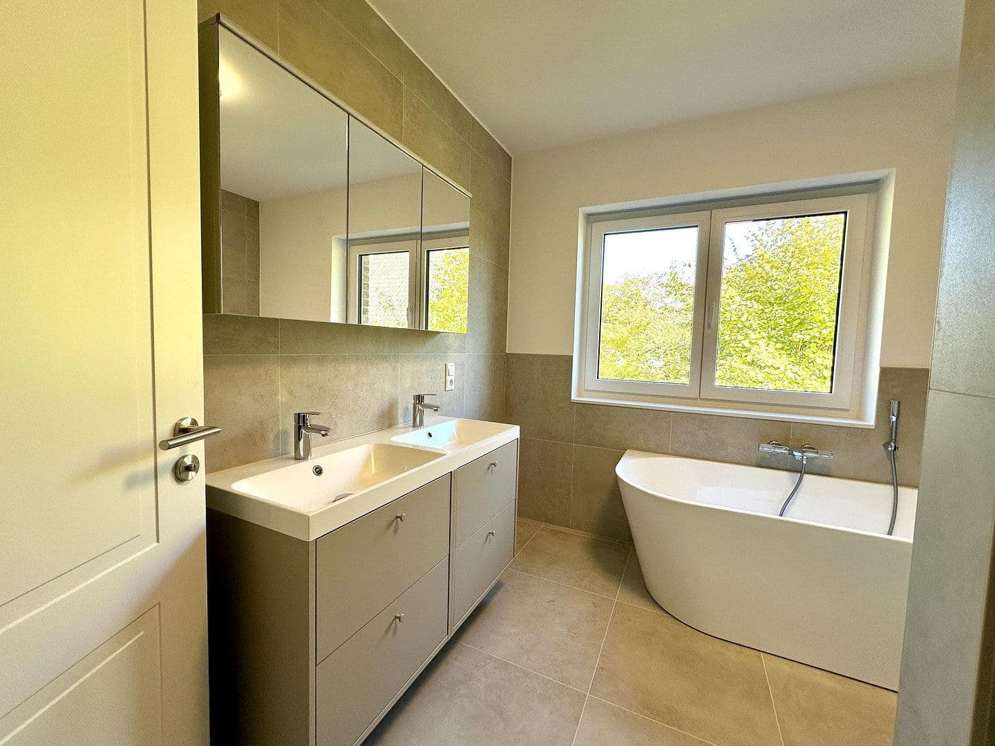 Predaj domu 124 m², pozemok 693 m², Vor dem Allerbruch 9b, Barum, Dolné Sasko Predaj domu 124 m², pozemok 693 m², Vor dem Allerbruch 9b, Barum, Dolné Sasko